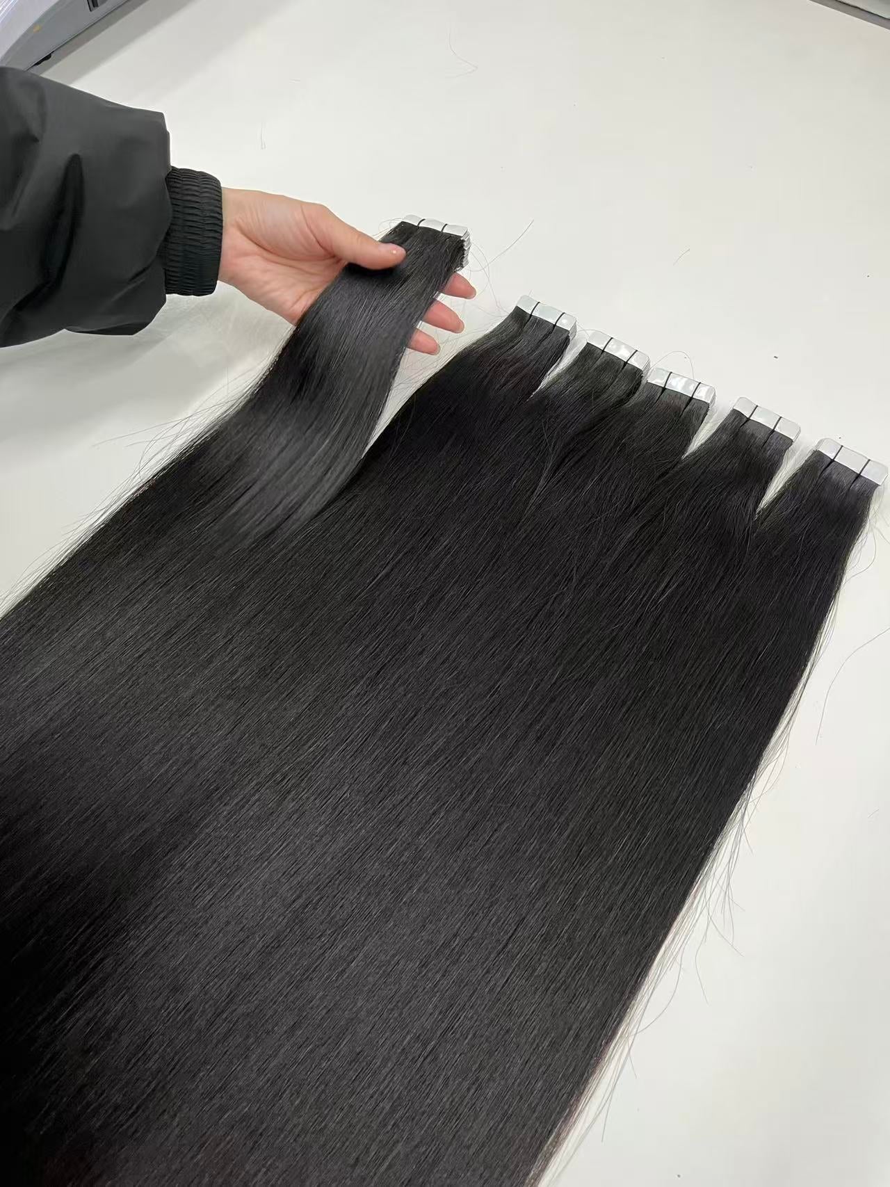 Straight Hair Tape in Hair Extention #1B